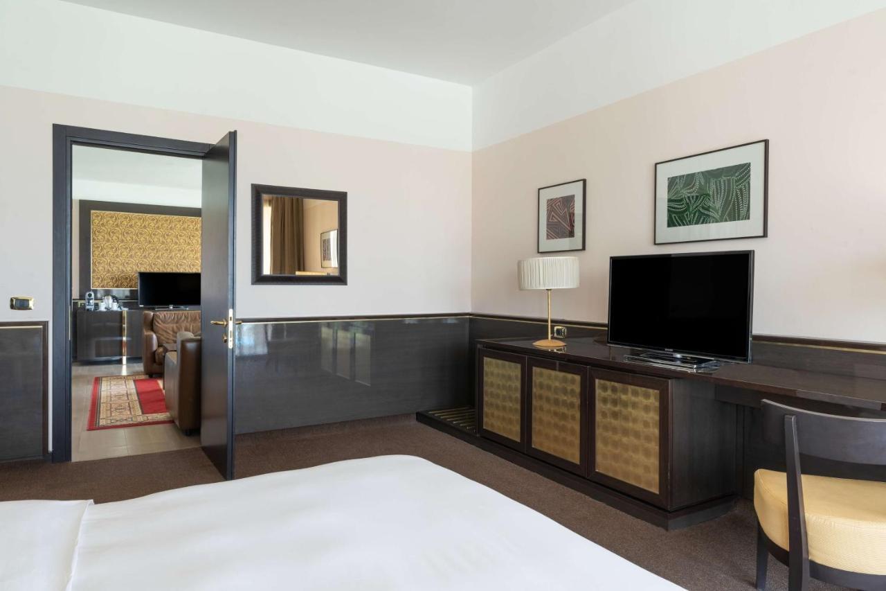 Radisson Blu Hotel N'Djamena Bagian luar foto