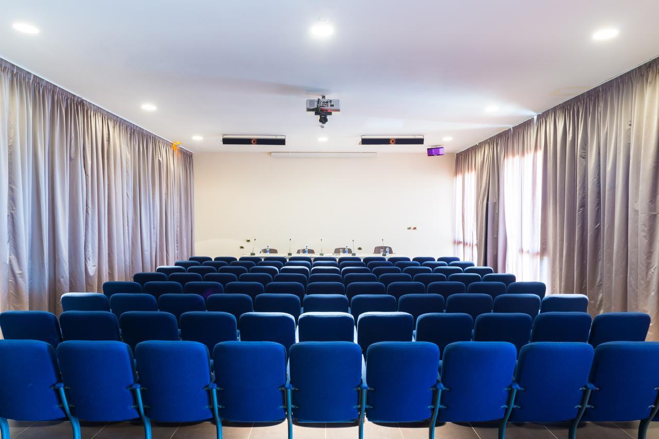 Radisson Blu Hotel N'Djamena Bagian luar foto
